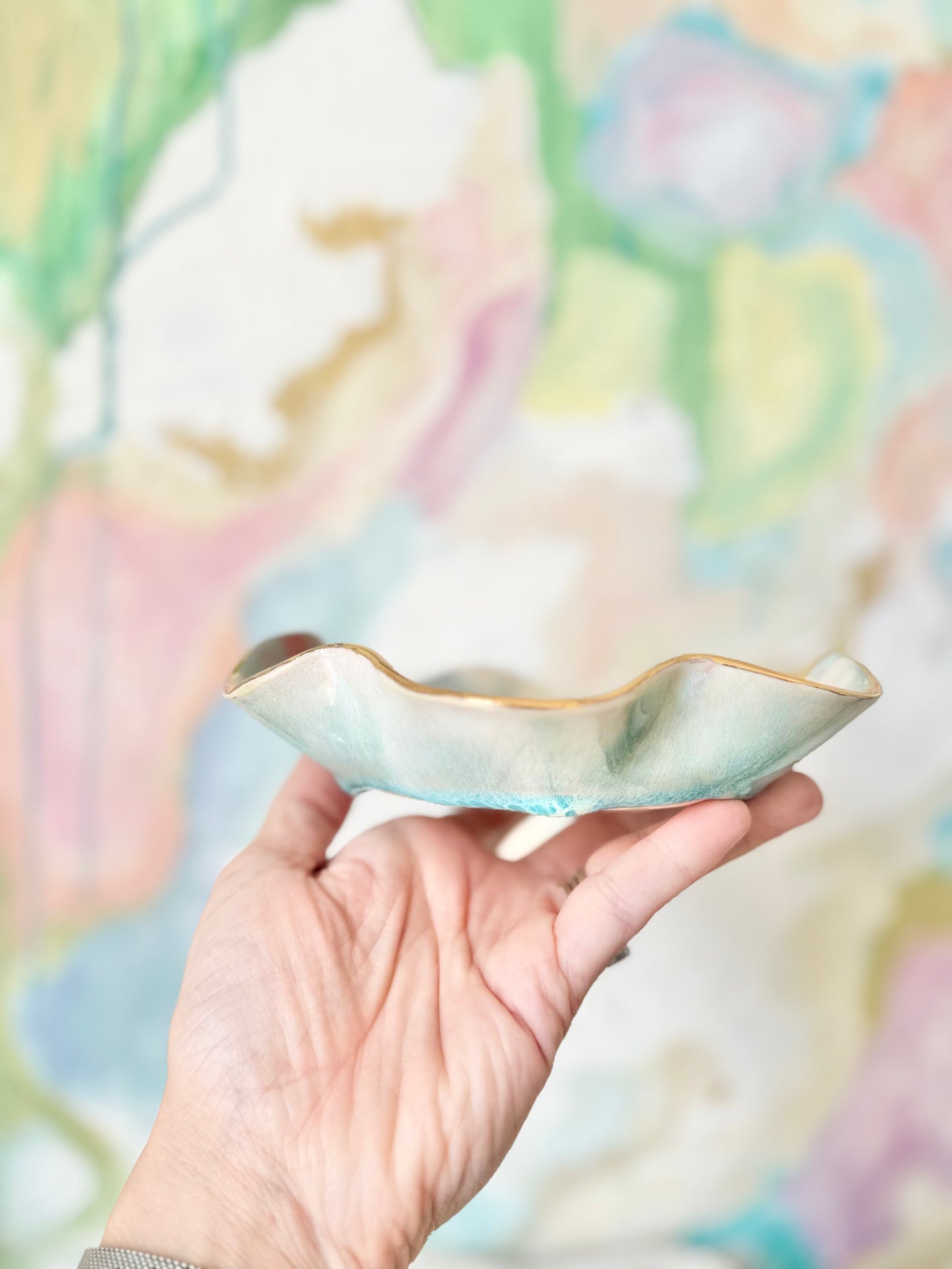 Melonaid Marbled Wavy Bowl with Gold Luster