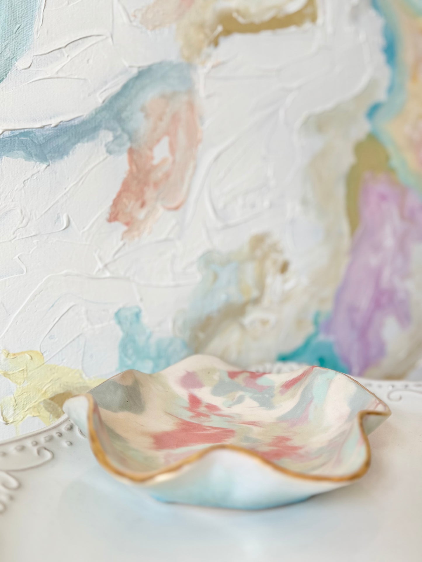 Melonaid Marbled Wavy Bowl with Gold Luster