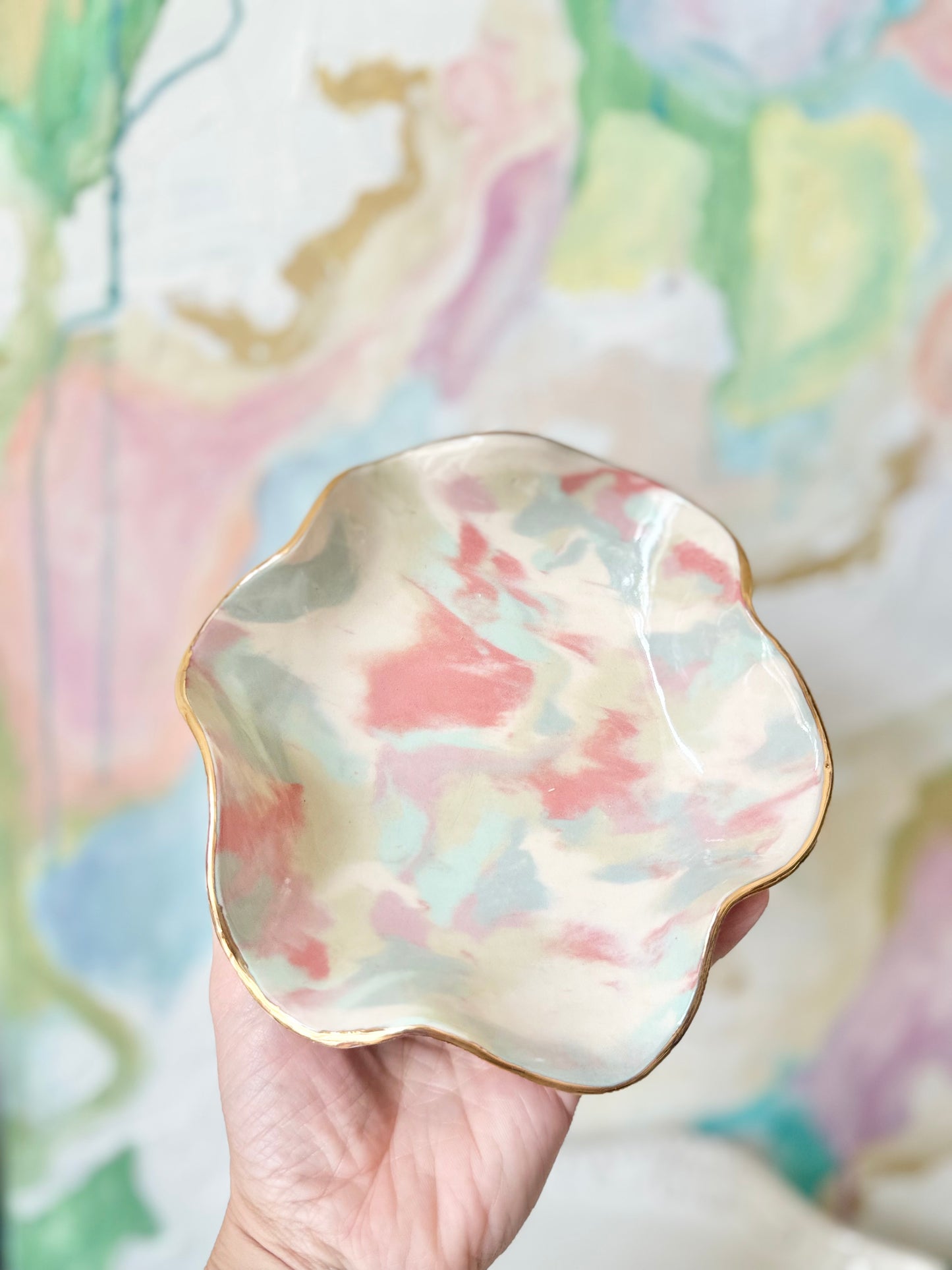 Melonaid Marbled Wavy Bowl with Gold Luster