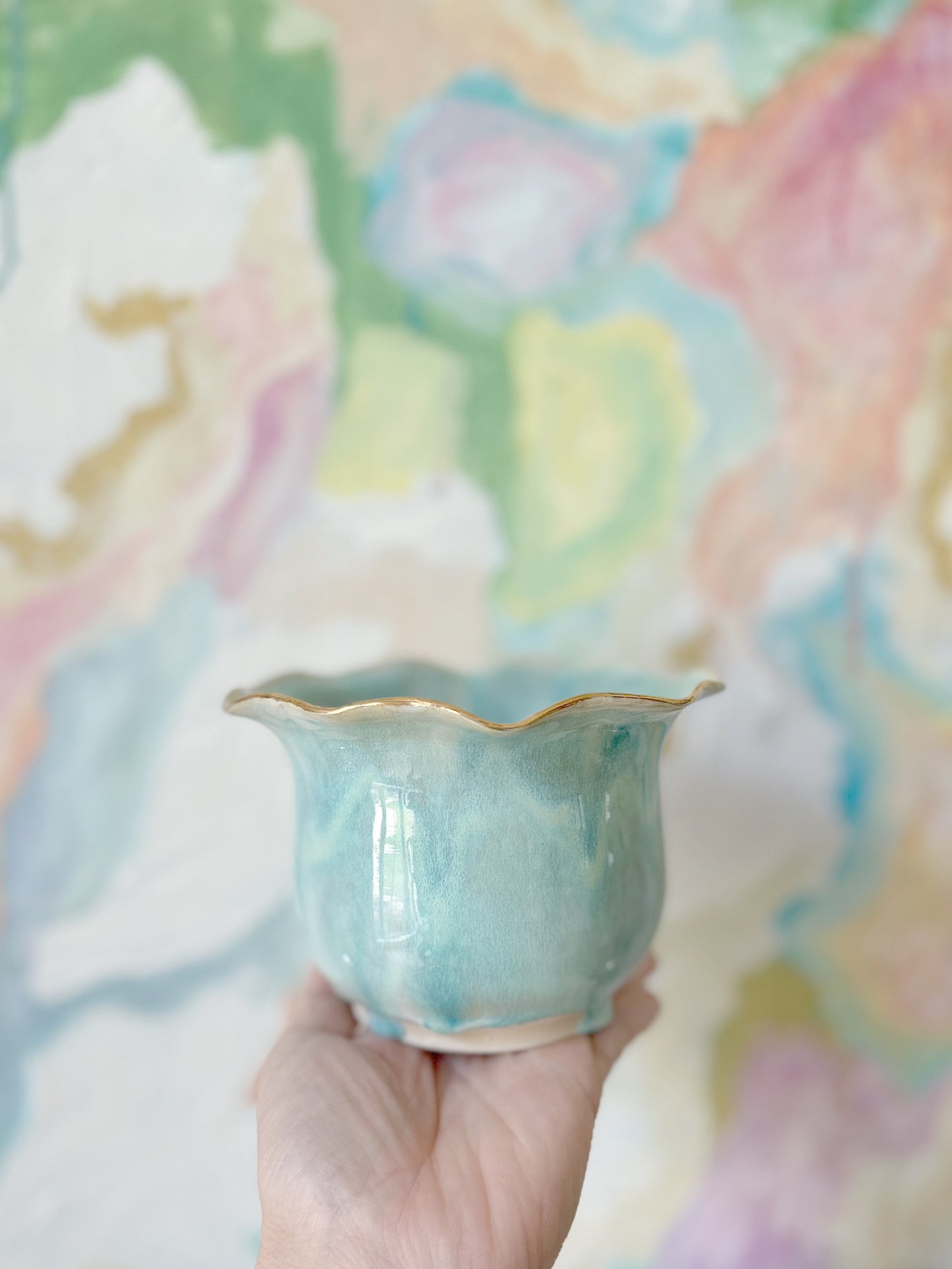 Melonaid medium Ruffle vase with 22K Gold Luster rim
